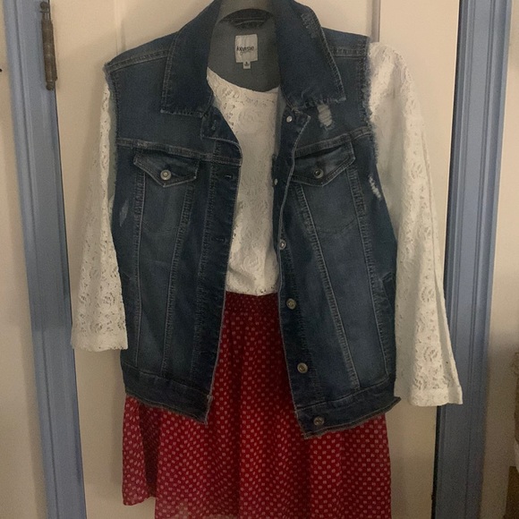 Kenzie Denim distressed vest - Picture 16 of 16